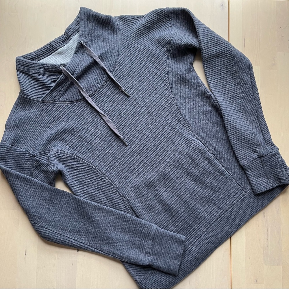 Cowl-neck sweatshirt